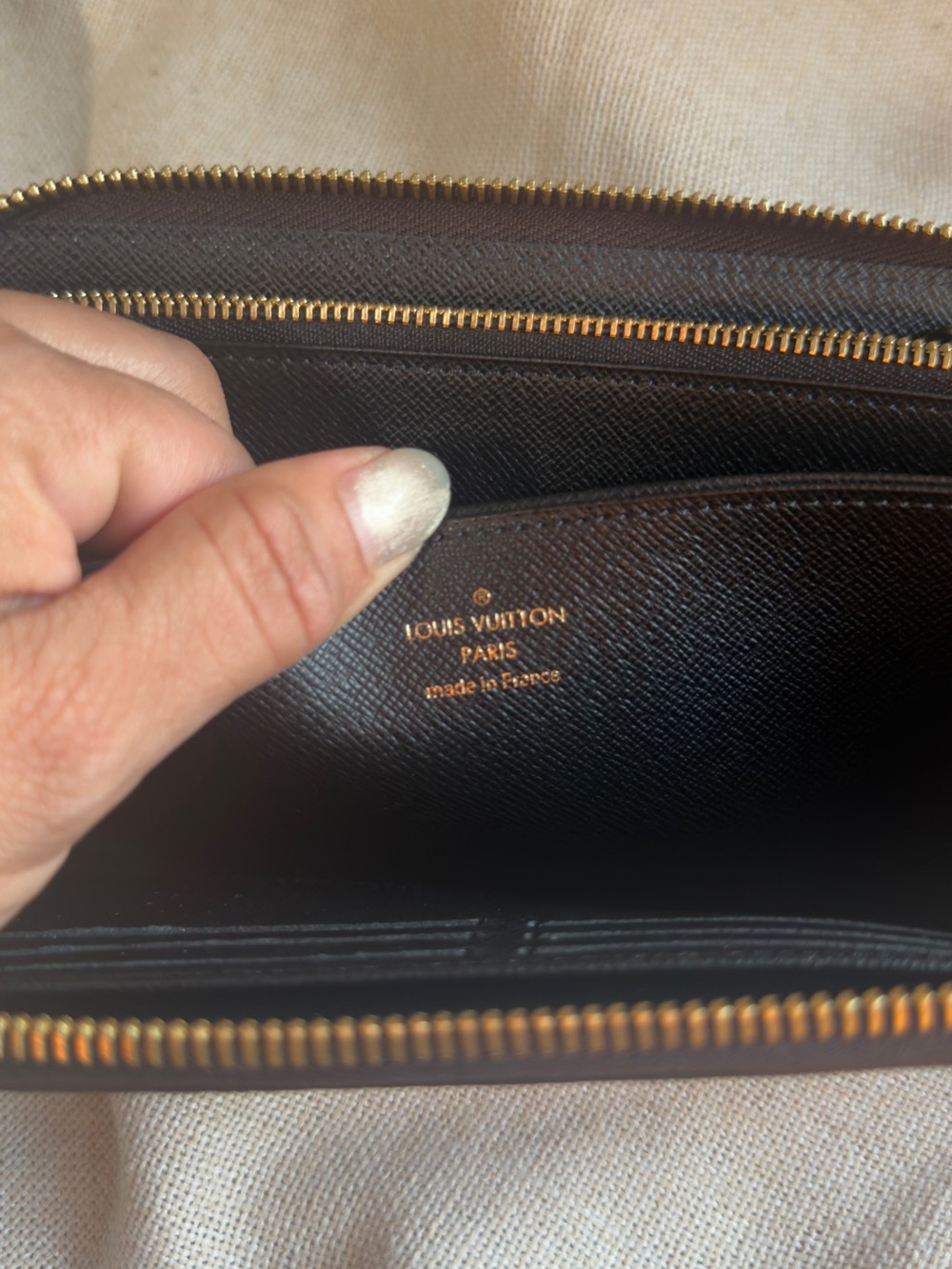 LV Wallet - Picture 8 of 10